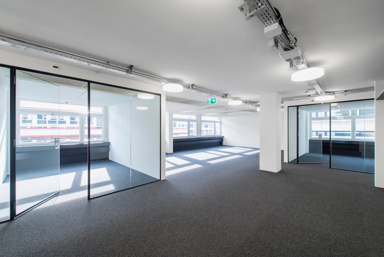 832m² de bureaux