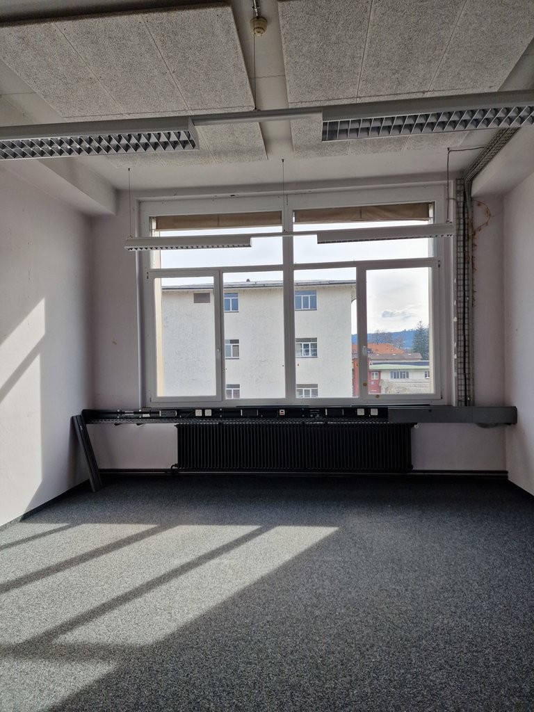 Bureau de 124m²

Un bureau directement au bord de l'eau et du Bally-Park ? Ici, ce n'est pas un problème. Nous proposons des surfaces de bureaux sensationnelles de 124m2 à 400m2, répondant ainsi à toutes vos envies.

À quelques pas de la gare
À quelques pas de l'eau
À quelques pas du Bally Park
Espa, photo 8 sur 10