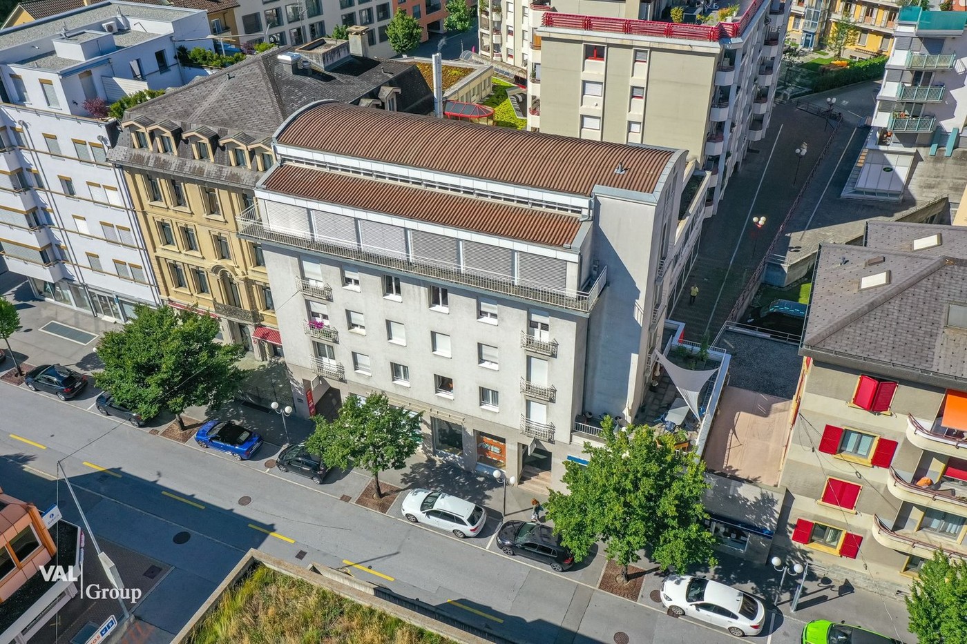400m² habitation / commercial building, photo 1 sur 10