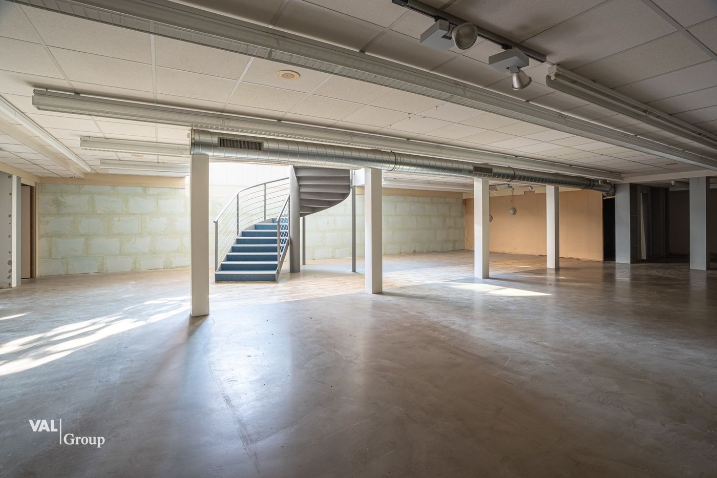 400m² habitation / commercial building, photo 7 sur 10
