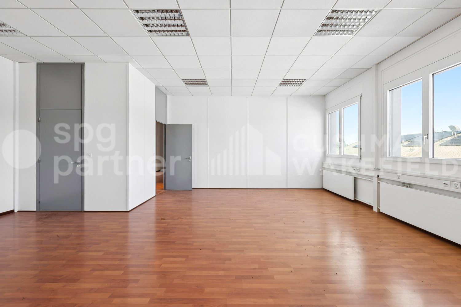461m² office