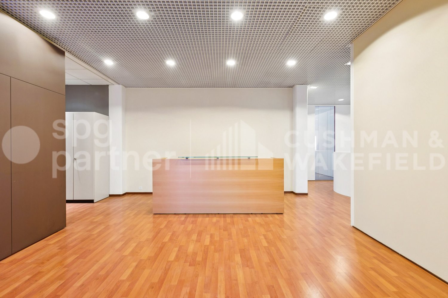 461m² office