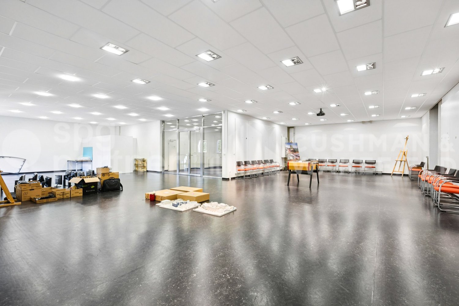 461m² office