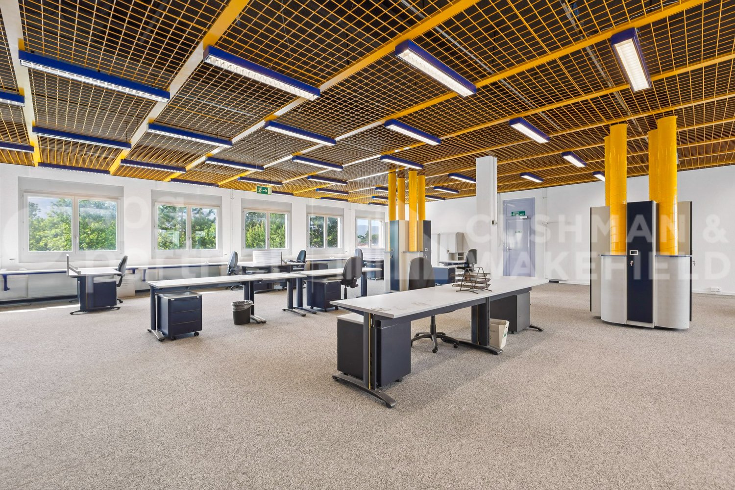461m² office