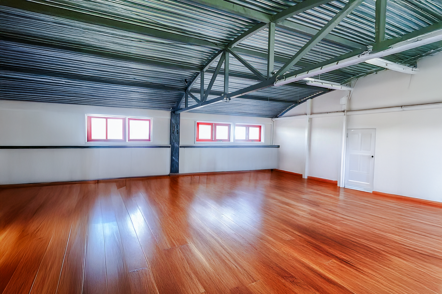 180m² commercial, photo 2 sur 3