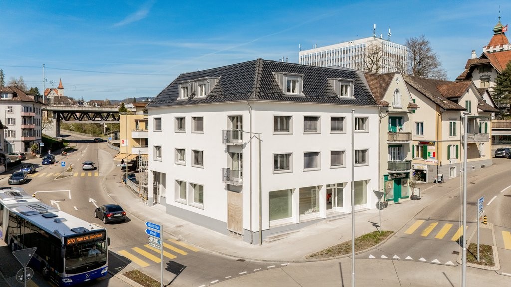 235m² commercial