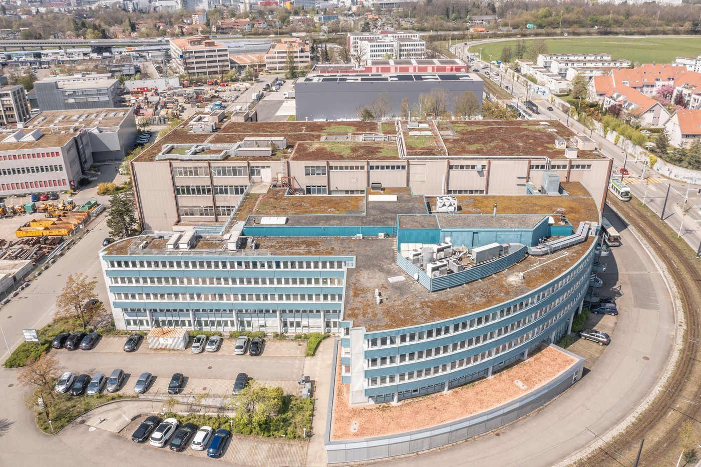 334m² office