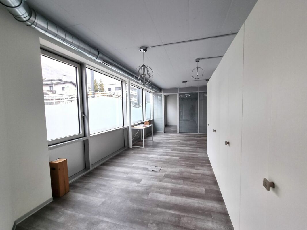 72m² commercial, photo 3 sur 5