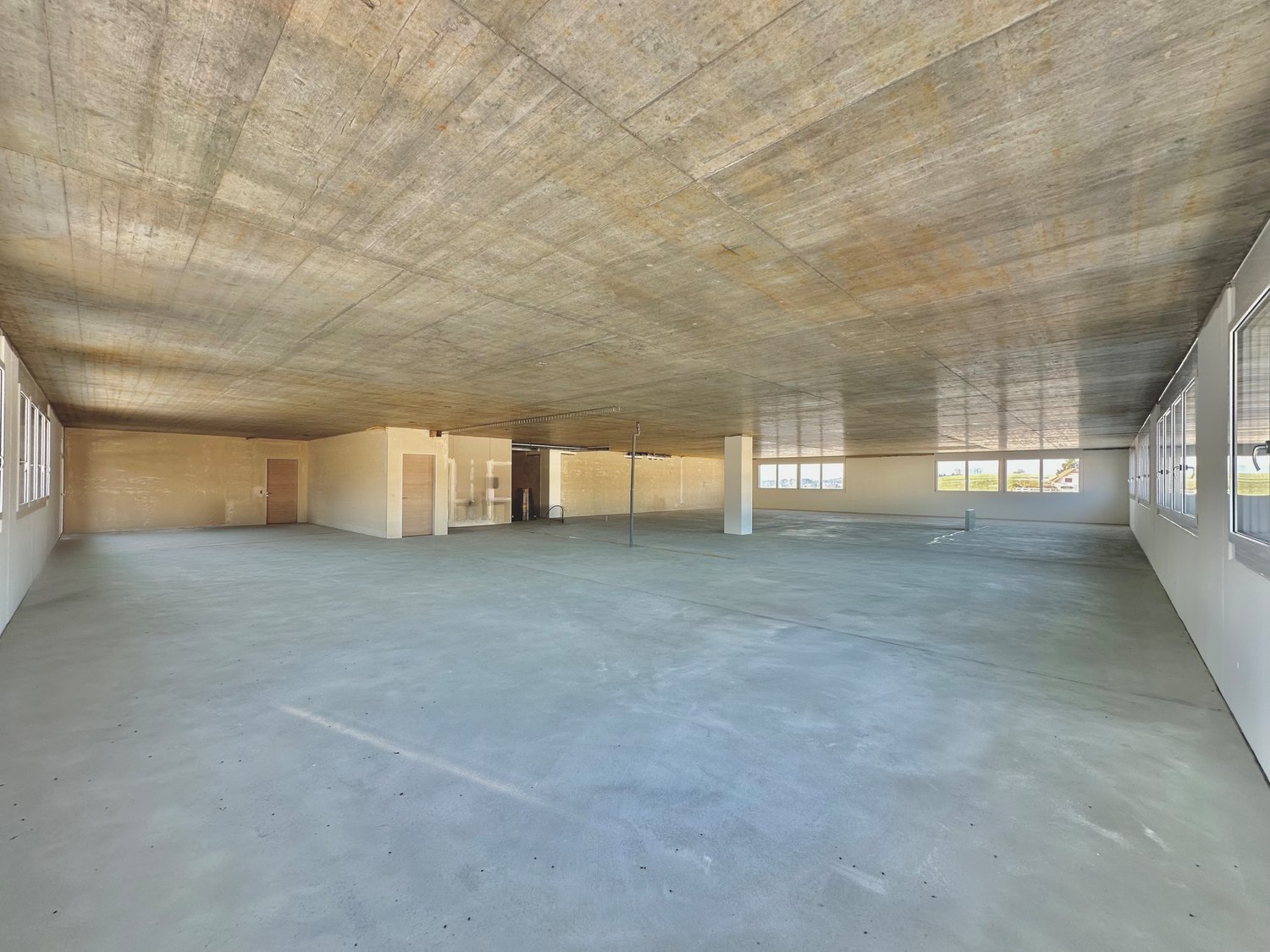451m² commercial, photo 4 sur 10