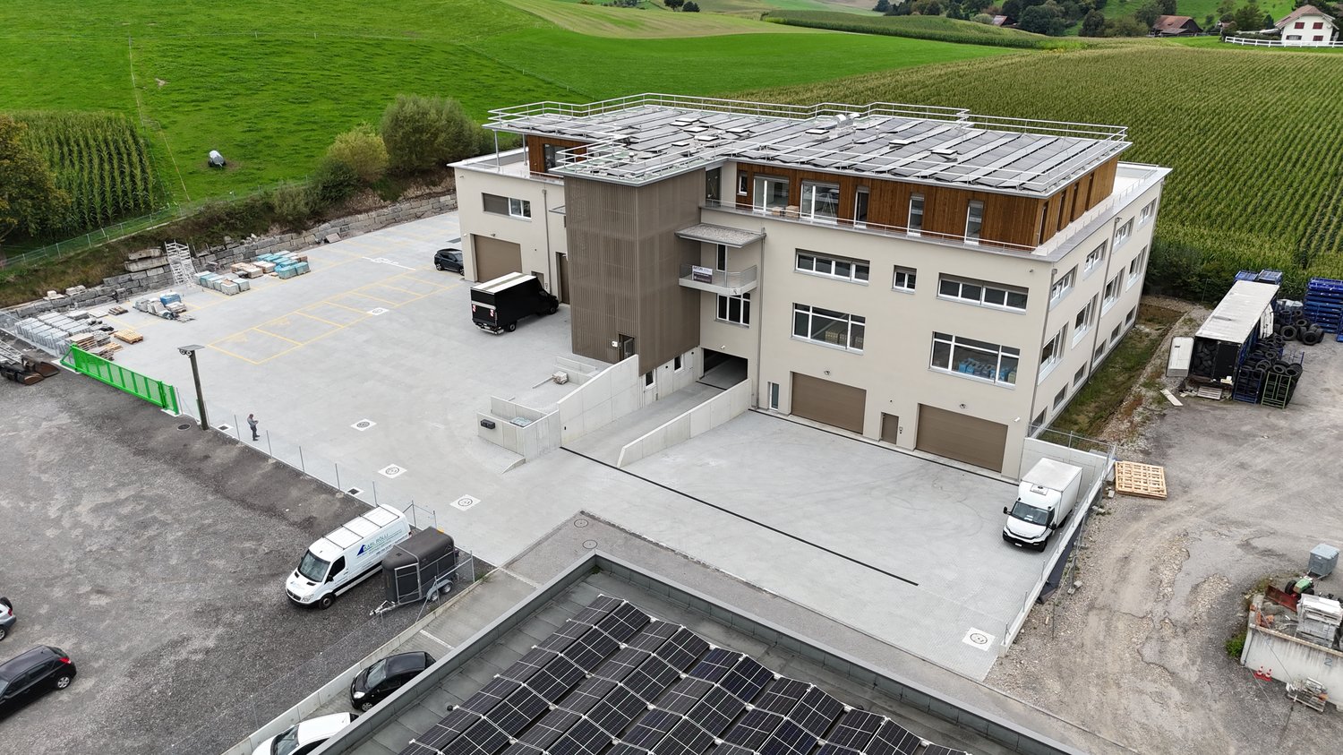 451m² commercial, photo 1 sur 10