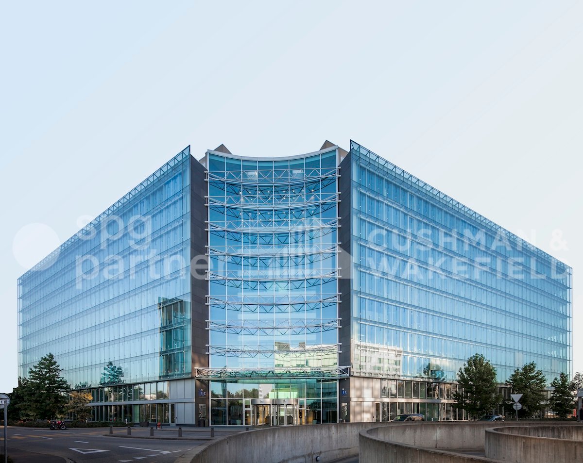 2300m² office