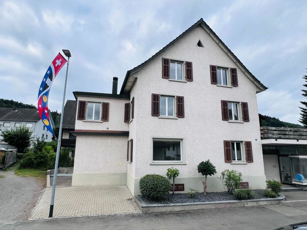 Appartement de 3 ½ pièces

Ce magnifique appartement est situé au centre de Spreitenbach et ne laissera aucun souhait non exaucé aux futurs locataires.

Appartement :

- pièces baignées de lumière
- sol en vinyle dans toutes les pièces de vie
- cuisine avec des appareils de haute qualité
- salle de , photo 2 sur 7