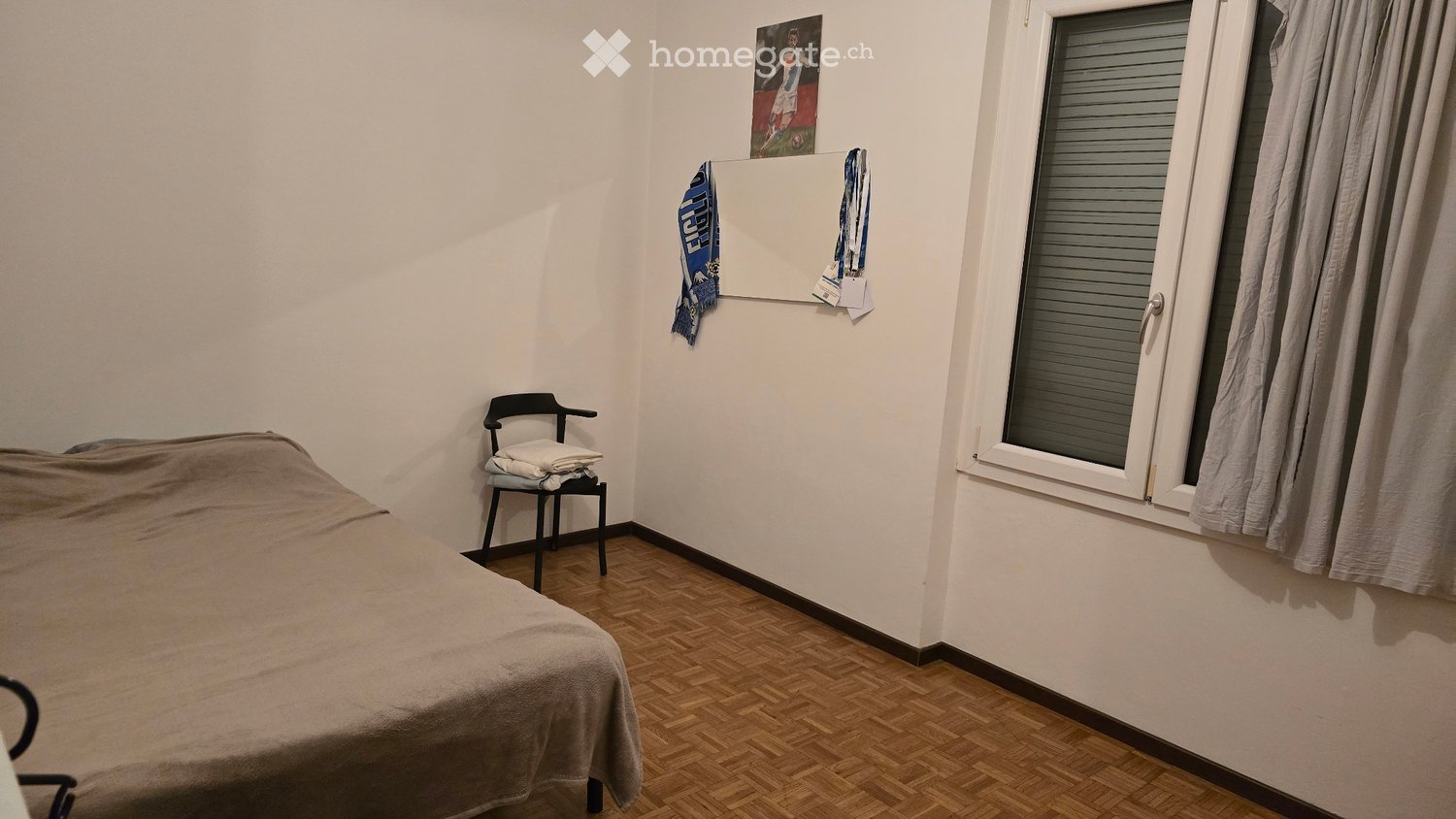 CHAMBRE À LOUER À LUGANO CHF 900/mois

Disponible du 1 janvier au 30 juin 2027

À louer, chambre dans un appartement de 2.5 pièces, situé Via Trevano 91, 6900 Lugano.

L'appartement dispose de :

- Grande terrasse
- Cuisine séparée
- Séjour spacieux
- Salle de bain commune

Position pratique et bien, photo 5 sur 5