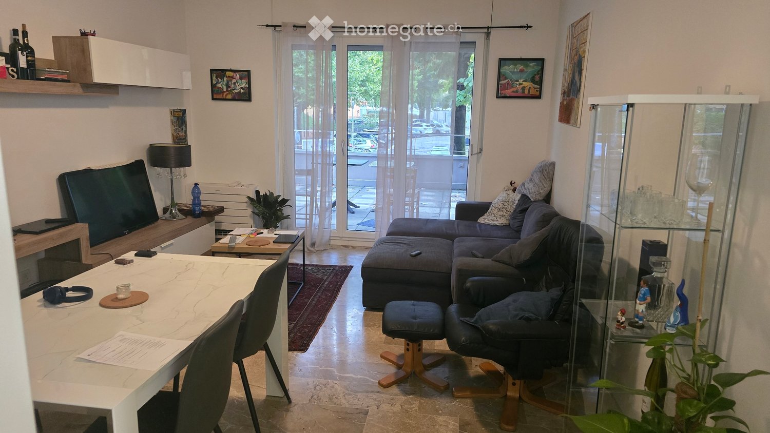 CHAMBRE À LOUER À LUGANO CHF 900/mois

Disponible du 1 janvier au 30 juin 2027

À louer, chambre dans un appartement de 2.5 pièces, situé Via Trevano 91, 6900 Lugano.

L'appartement dispose de :

- Grande terrasse
- Cuisine séparée
- Séjour spacieux
- Salle de bain commune

Position pratique et bien, photo 4 sur 5