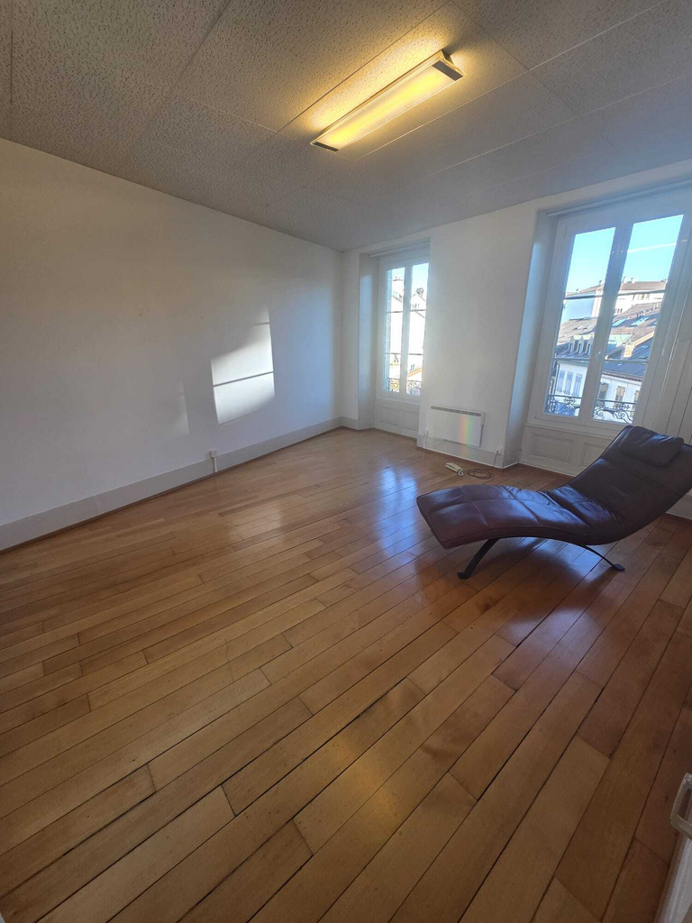56m² office