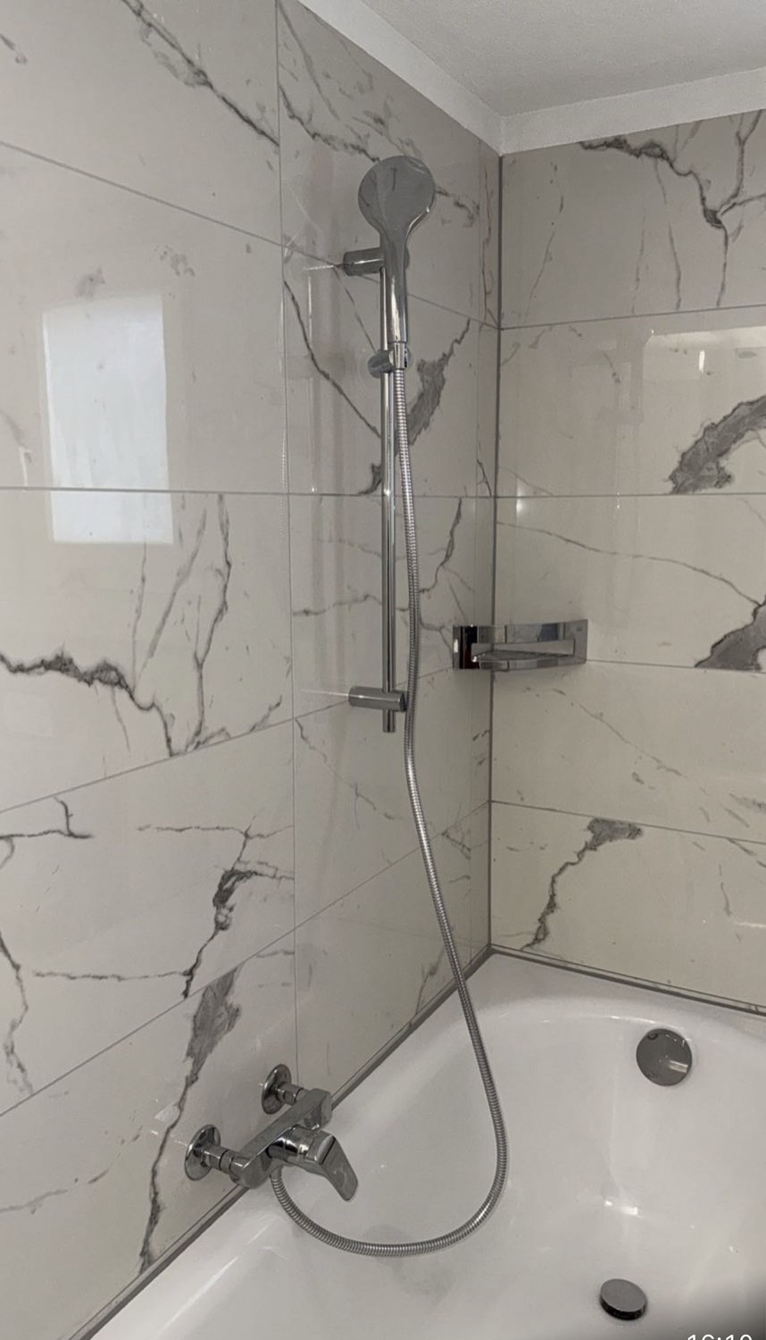 Appartement de 3 ½ pièces

Appartement lumineux, fraîchement rénové en 2025, situé en emplacement central à Buchs SG

Churerstrasse 21, 9470 Buchs SG

En emplacement central à Buchs, nous louons à partir du 1er octobre 2026 un appartement lumineux et bien entretenu, qui a été entièrement rénové en 2, photo 7 sur 9