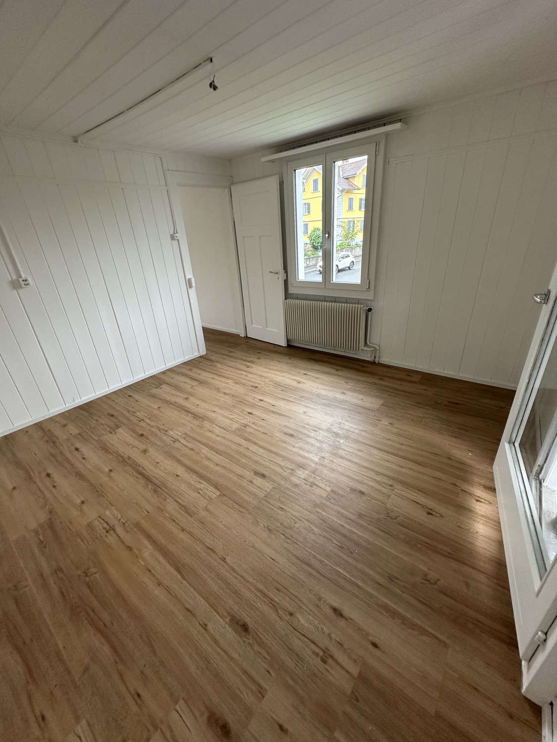 Appartement de 3 ½ pièces

Appartement lumineux, fraîchement rénové en 2025, situé en emplacement central à Buchs SG

Churerstrasse 21, 9470 Buchs SG

En emplacement central à Buchs, nous louons à partir du 1er octobre 2026 un appartement lumineux et bien entretenu, qui a été entièrement rénové en 2, photo 4 sur 9
