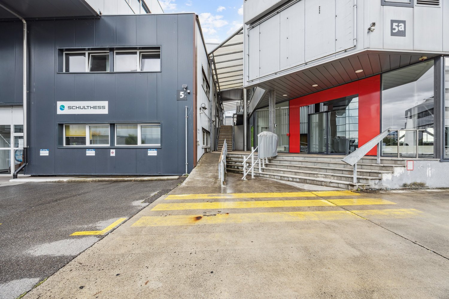 1000m² commercial, photo 1 sur 10