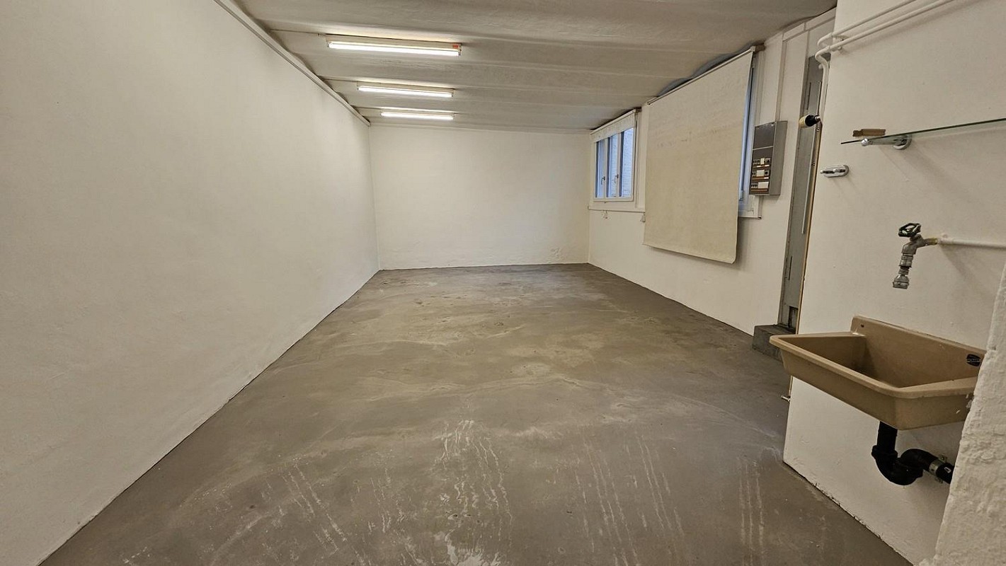60m² commercial, photo 1 sur 6