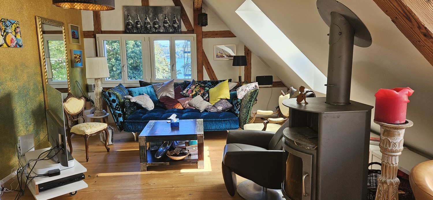 appartement de 2 ½ pièces
descriptif":"meublé, lit d'appoint sur la galerie", photo 2 sur 6