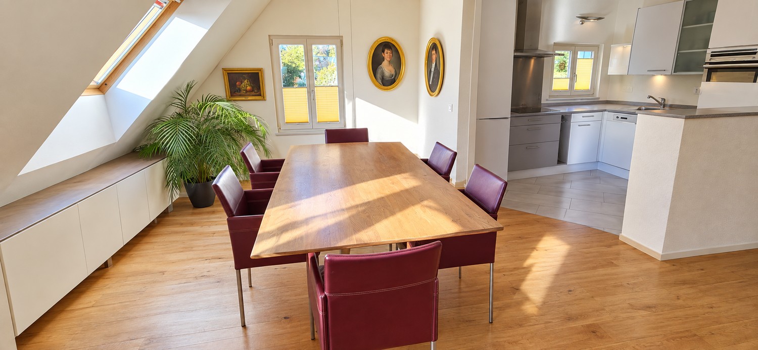 appartement de 2 ½ pièces
descriptif":"meublé, lit d'appoint sur la galerie", photo 1 sur 6