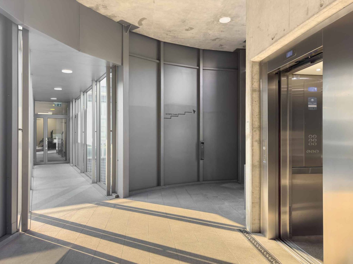 174m² commercial