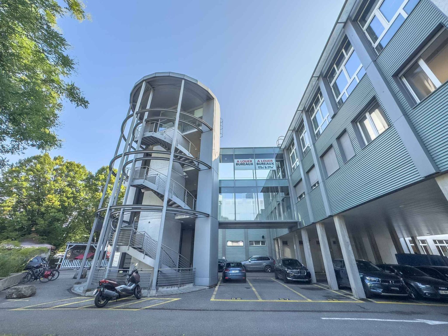 174m² commercial