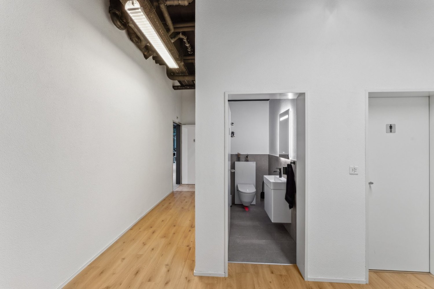 190m² bureau, photo 8 sur 8