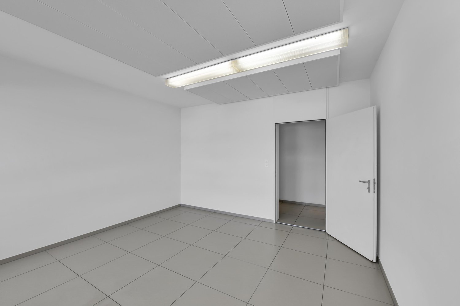 258m² commercial