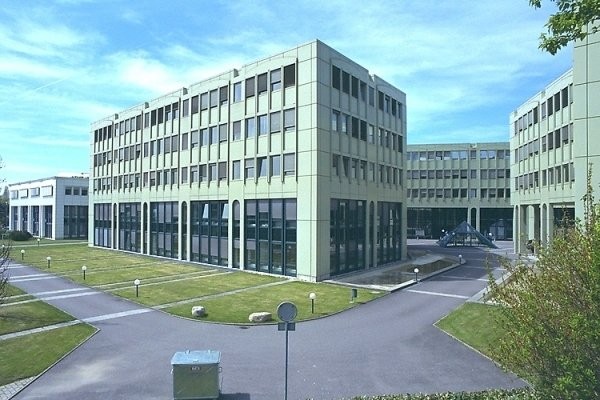 Posto auto sotterraneo di 12m²