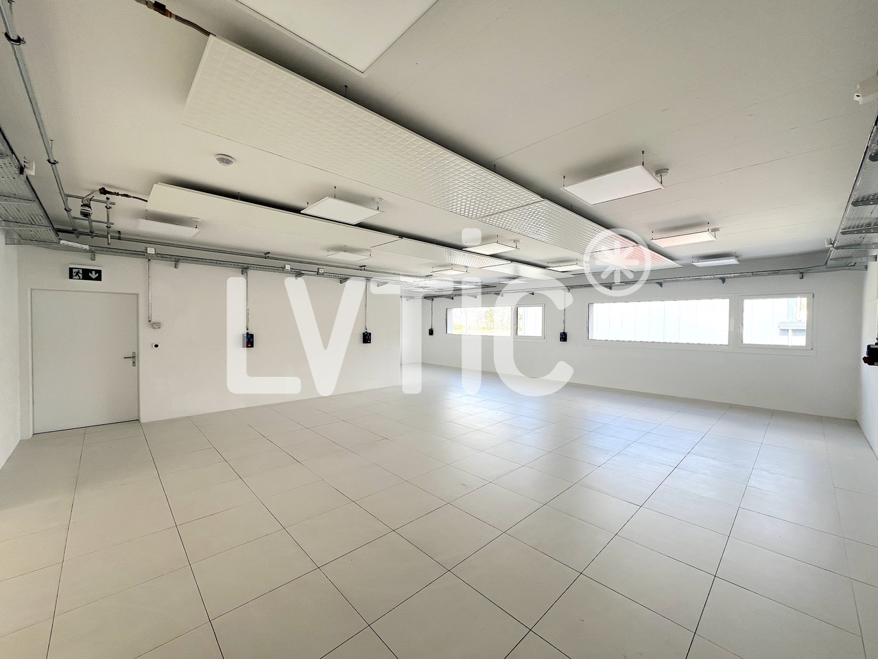 697m² atelier, photo 4 sur 9