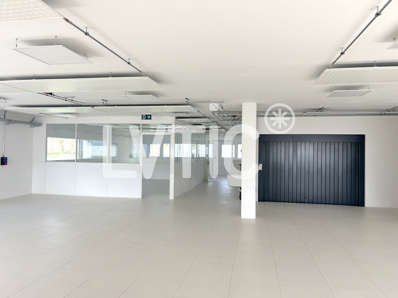 697m² atelier, photo 3 sur 9