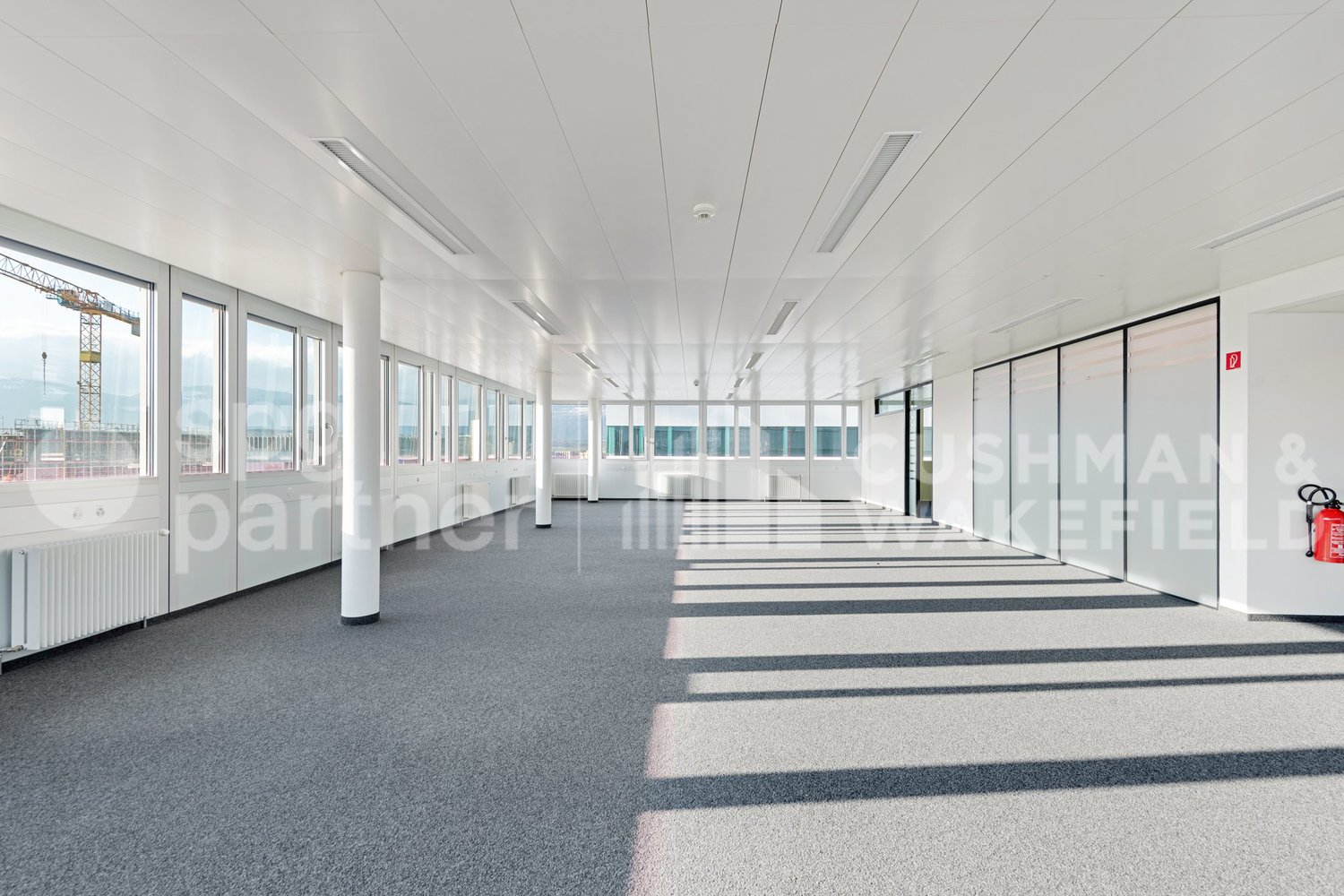 300m² office