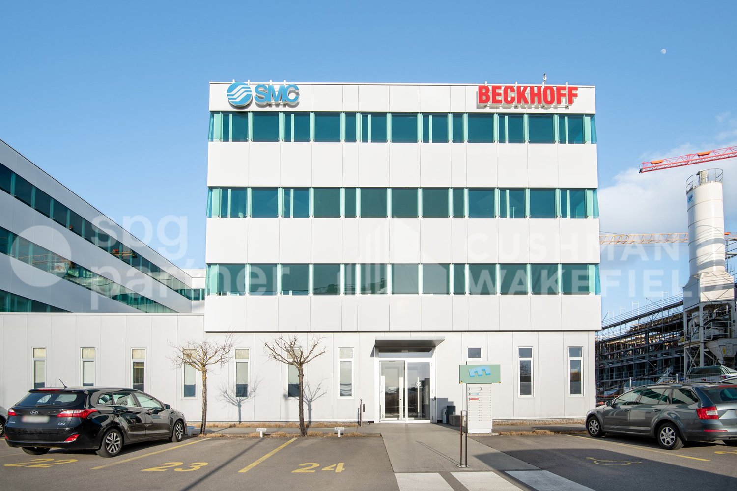 300m² office