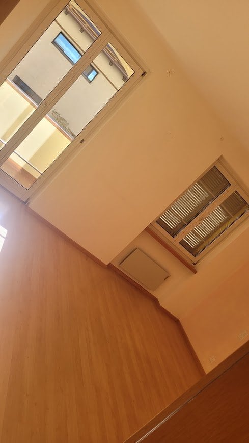 Appartement de 4 ½ pièces

Agra, Collina dOro, dans un contexte de noyau agréable et calme, nous proposons à la location un appartement lumineux de 4,5 pièces, avec une surface habitable d'environ 120 m².
L'habitation offre des espaces généreux et bien répartis et se compose de trois chambres à couc