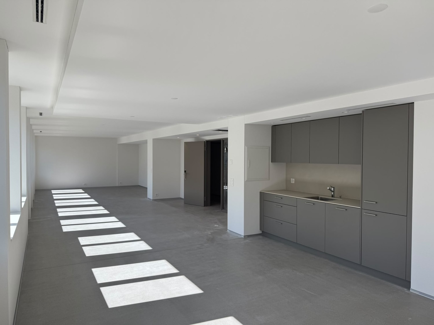 84m² bureau, photo 2 sur 7