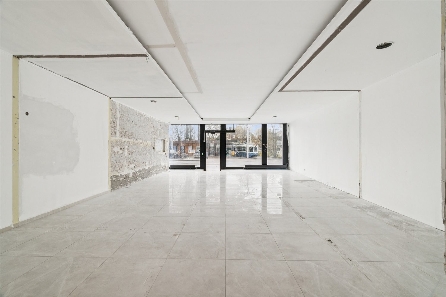 164m² commercial, photo 2 sur 8