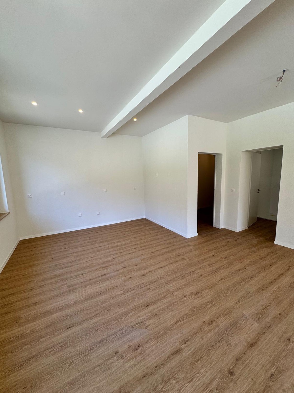 Bureau de 90m², photo 1 sur 9