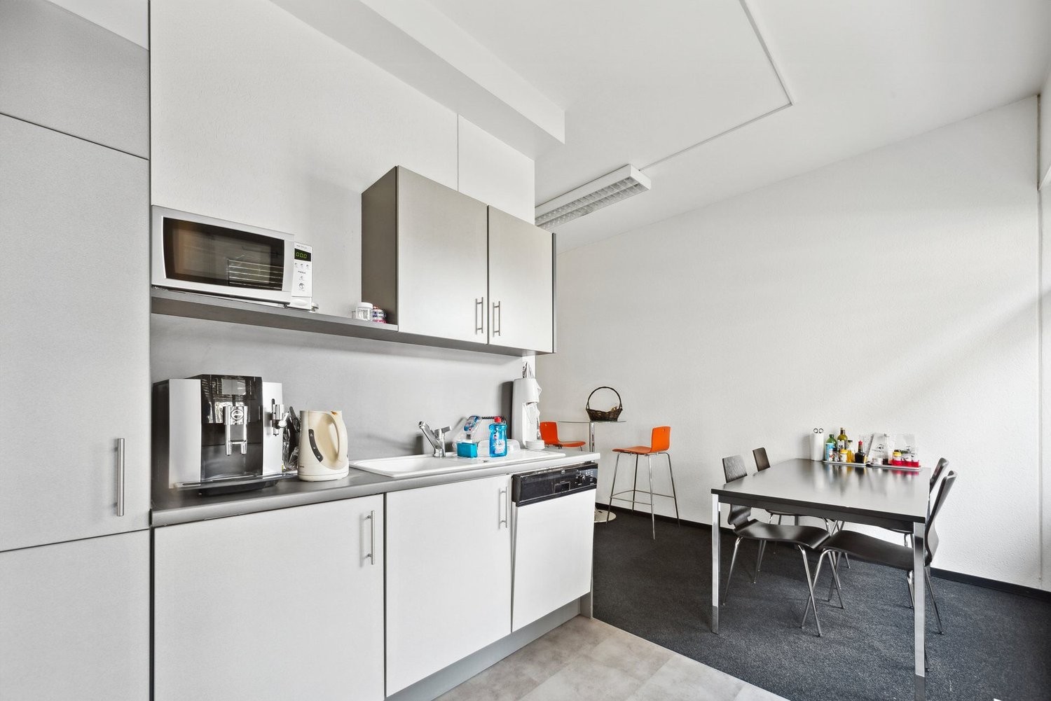 202m² office