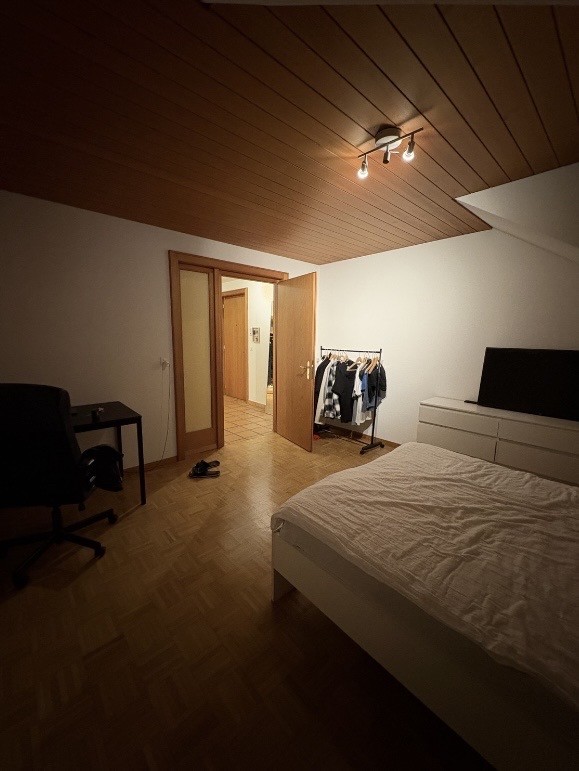 Chambre dans une colocation

Durée : Nous préférerions quelqu'un qui reste à long terme — idéalement un an ou plus — car nous aimerions construire une véritable WG plutôt que de dire au revoir chaque semestre. Si vous êtes ici en échange, vous pouvez tout de même postuler, mais veuillez noter qu'une, photo 1 sur 5