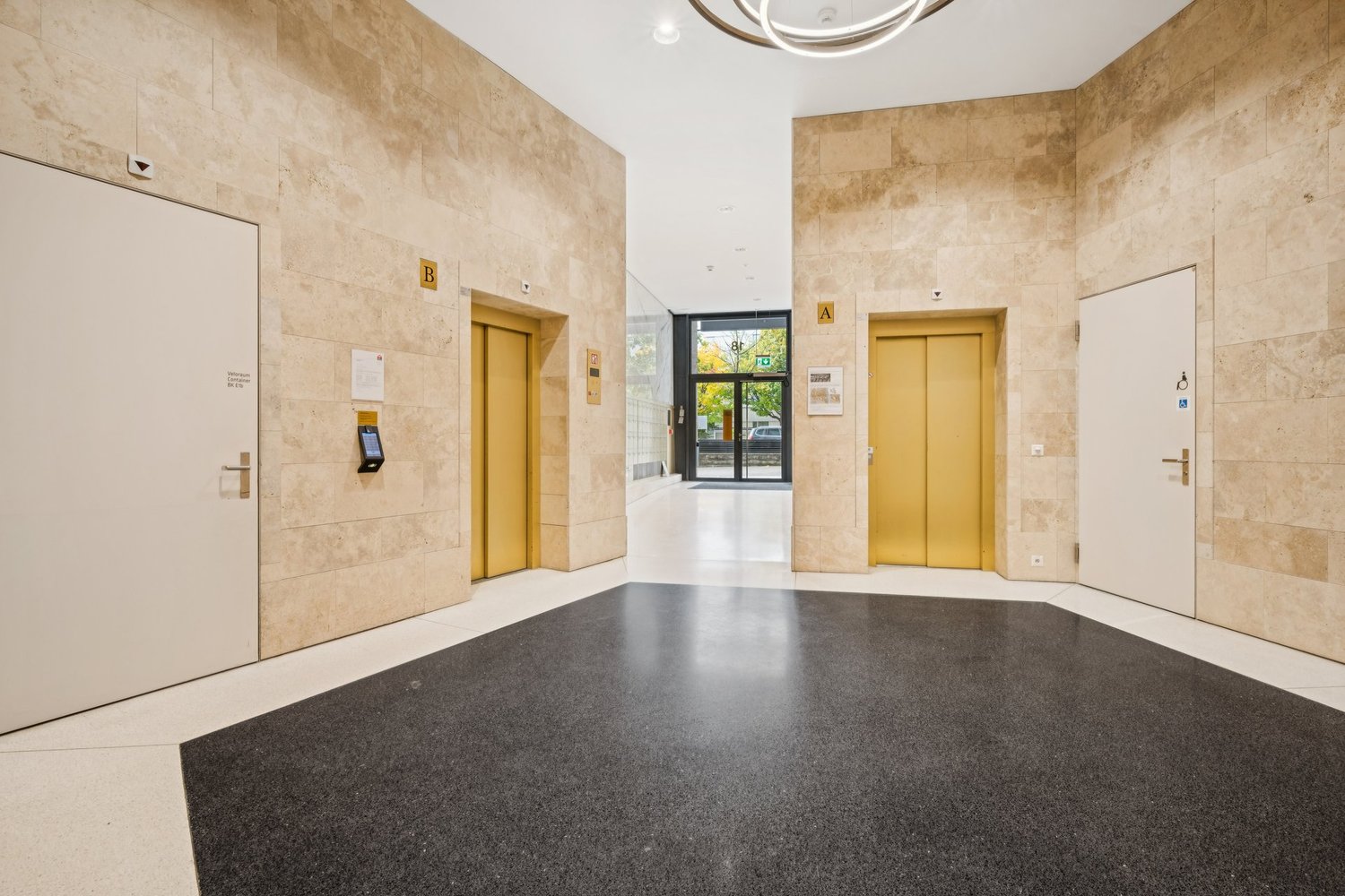 258m² office, photo 2 sur 8
