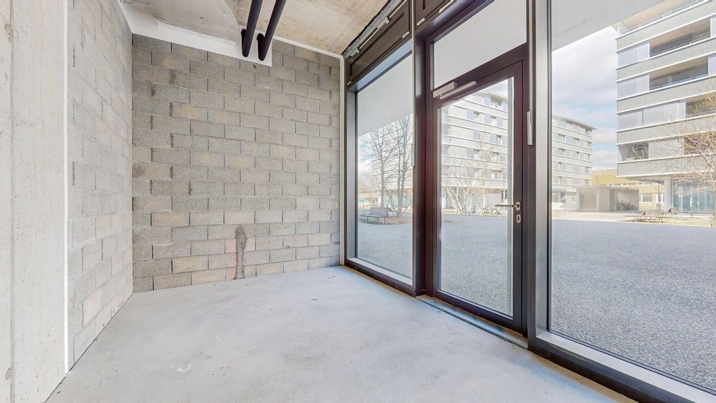 42m² shop