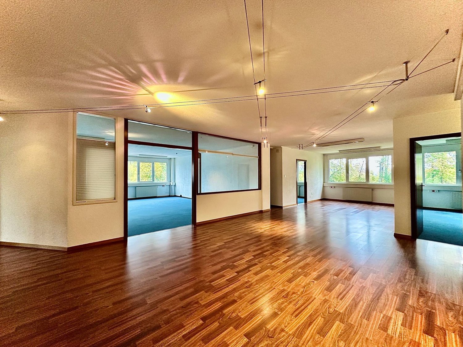 186m² office, photo 2 sur 8