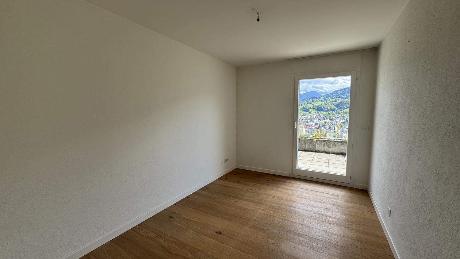 Appartement mansardé de 4 ½ pièces, photo 4 sur 8