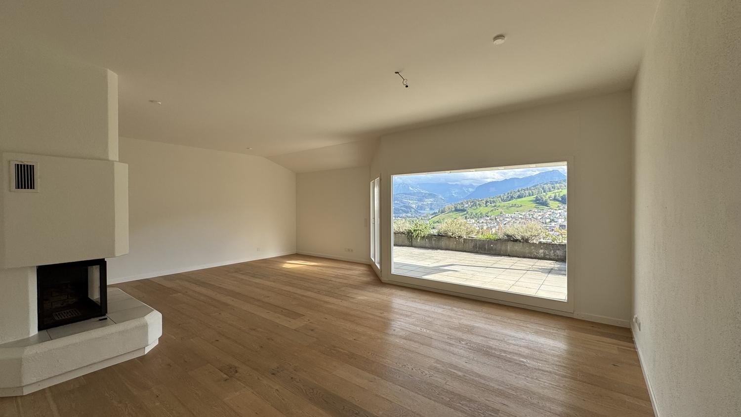 Appartement mansardé de 4 ½ pièces, photo 1 sur 8