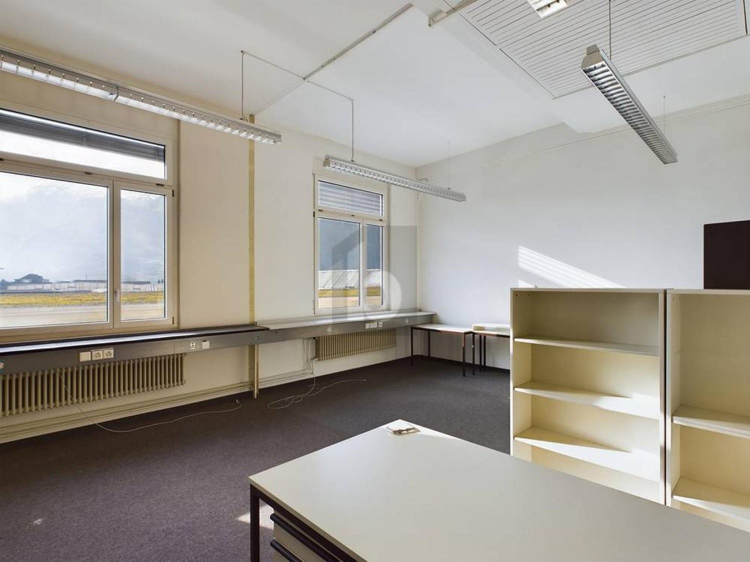 90m² bureau, photo 1 sur 3