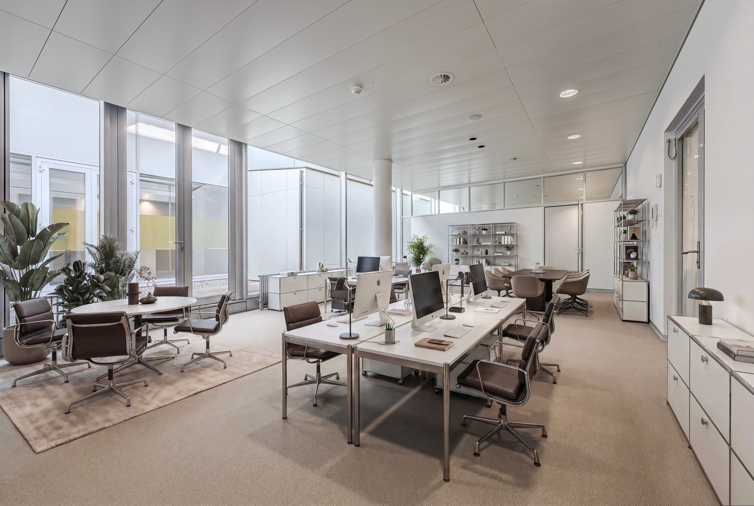 121m² office, photo 1 sur 3