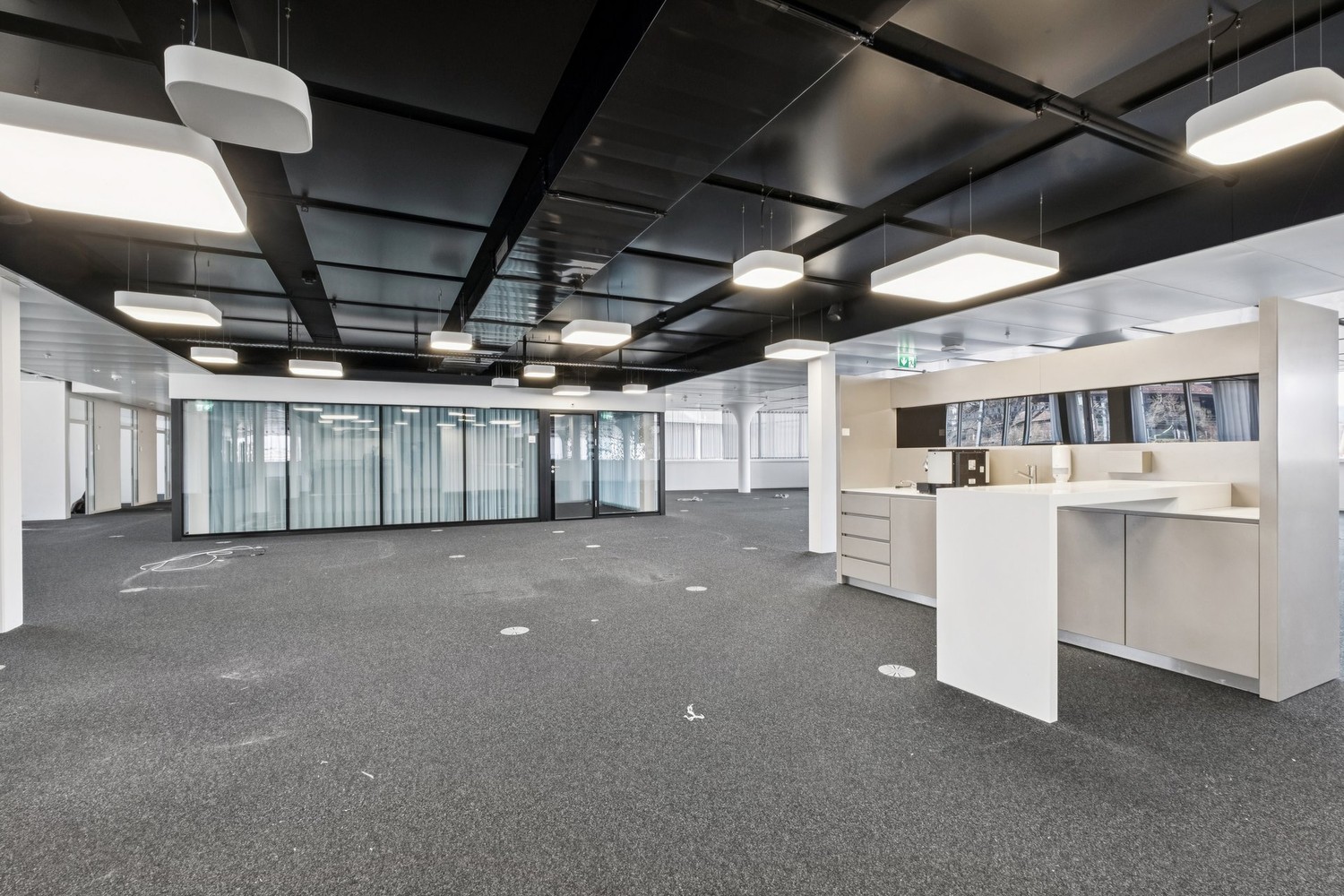 2485m² de bureaux