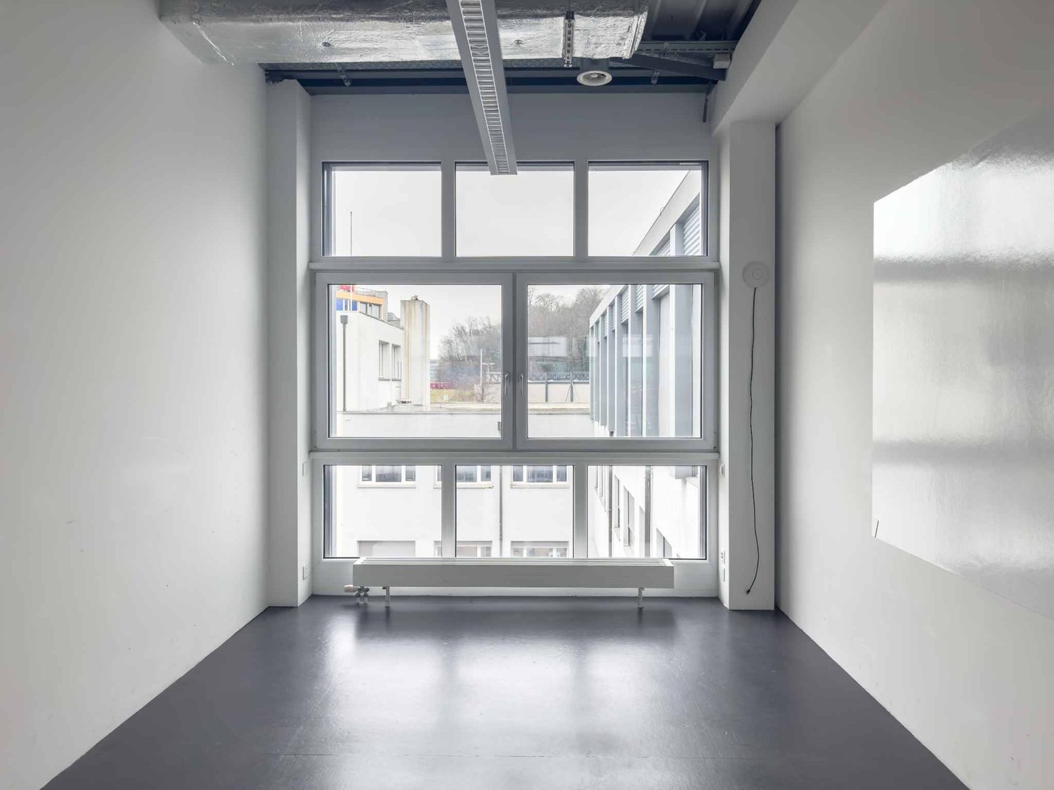 174m² office, photo 1 sur 9