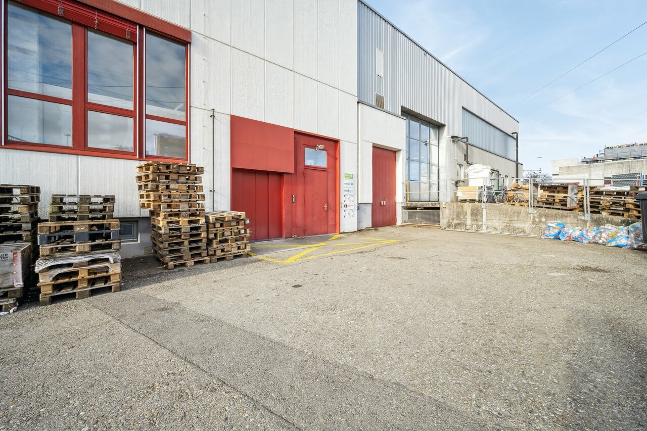 790m² commercial